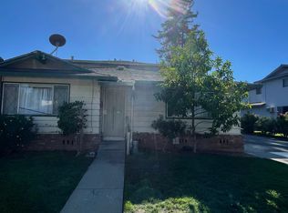 1220 Juniper Dr #A, Gilroy, CA 95020