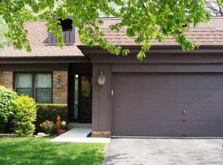 2746 Wilshire Ln, Northbrook, IL