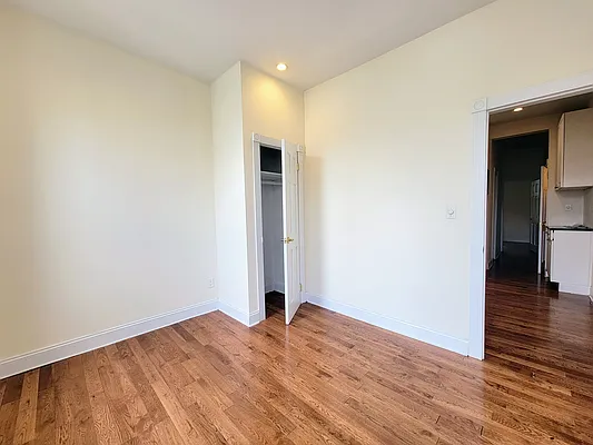 Rented by Gold & Appel Realty Corp | media 4