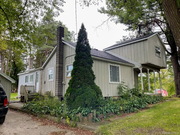 15955 Cedar Springs Ave, Cedar Springs, MI 49319