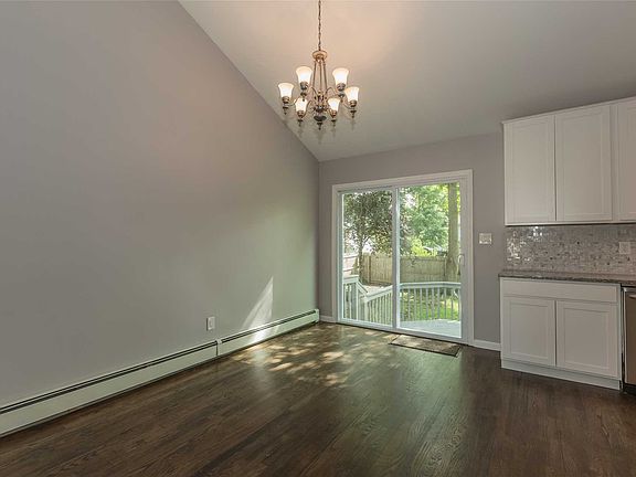 5th image of 2919 Falcon Ave