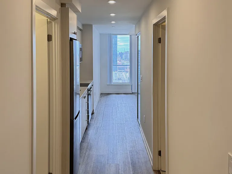 15 Wellington St S #1705 — Photo 7
