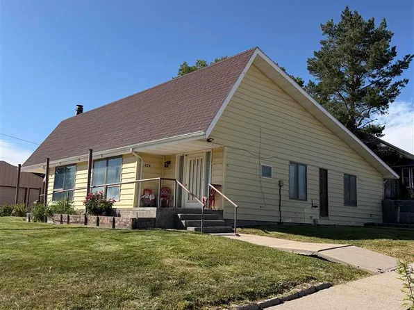 424 Chestnut St, Potter, NE 69156