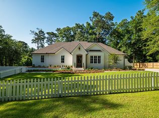 7216 Charbon Dr, Fairhope, AL 36532
