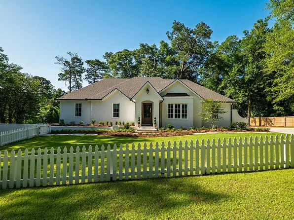 7216 Charbon Dr, Fairhope, AL 36532