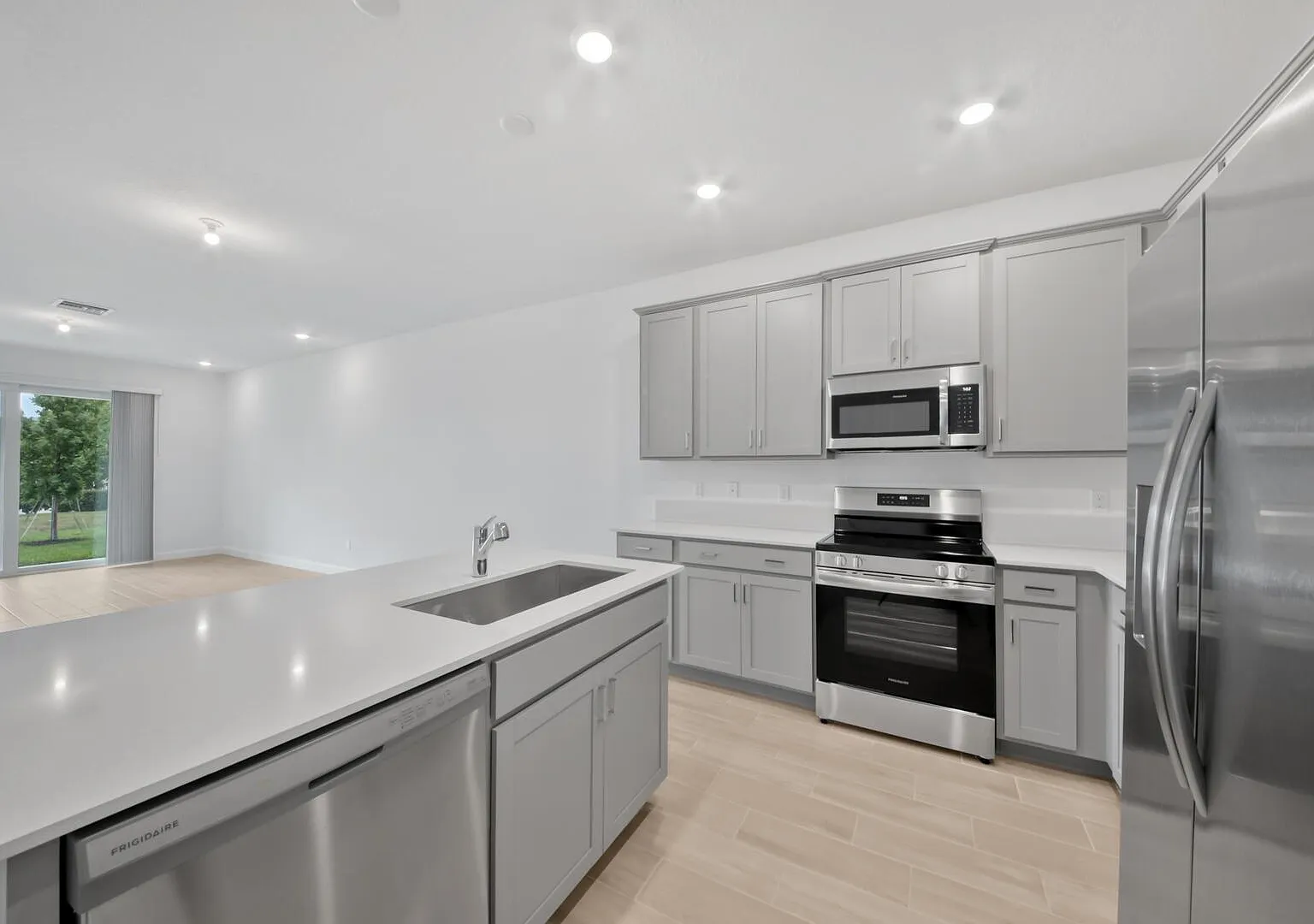 2 bed, 2.0 bath, 1308 sqft, $3,200 — Photo 3