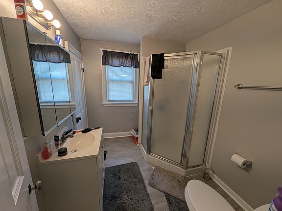 5th image of 98 12th St APT 2