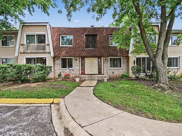 2920 Roberts Dr APT 4, Woodridge, IL 60517