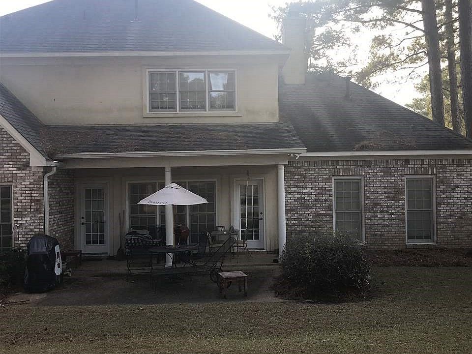2nd image of 106 Country Club Dr