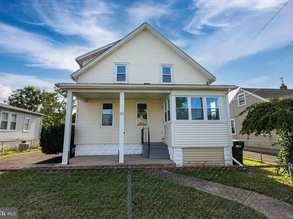 26 Grieb Ave, Levittown, PA 19057