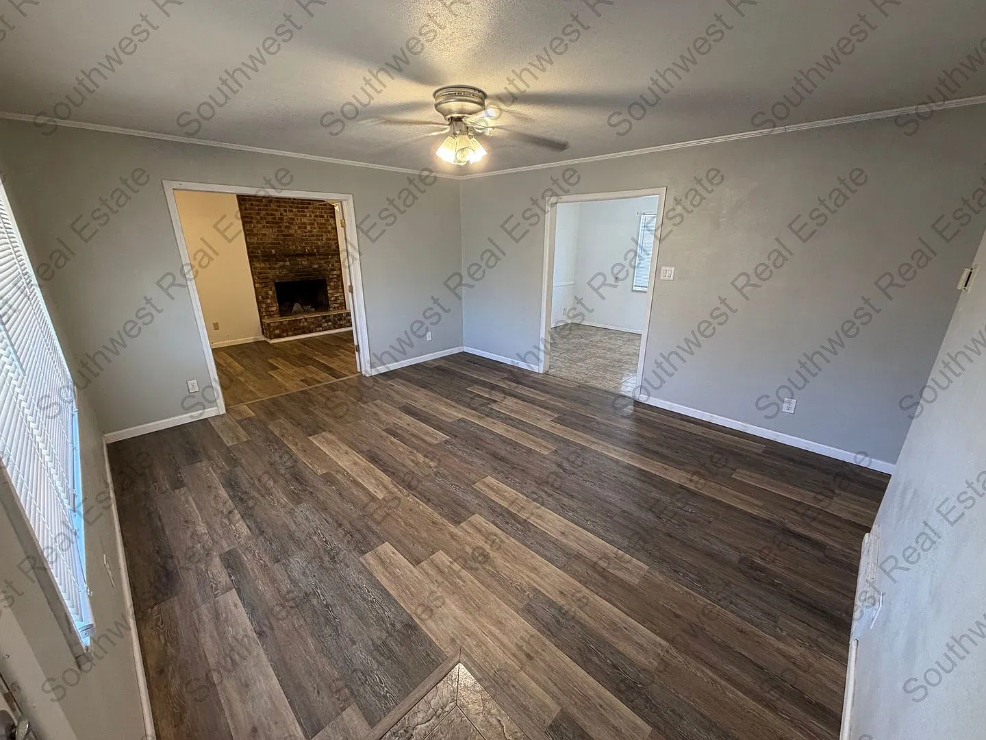 Spacious 3 bedrooms 2 bathrooms home on corner lot. — Photo 3