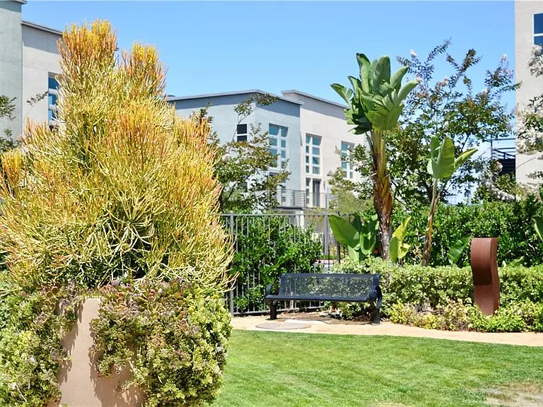1500 W Artesia Sq #A — Photo 27
