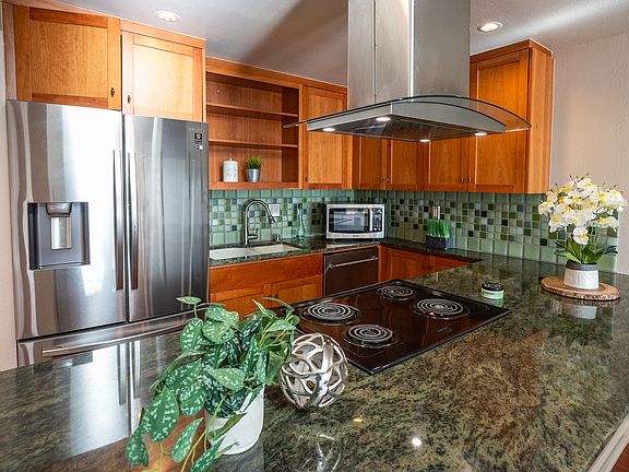 5th image of 2253 Gilman Dr W