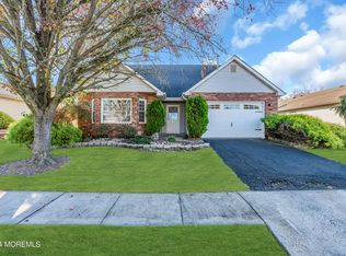 15 Peasley Dr, Marlboro, NJ 07746