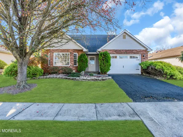 15 Peasley Drive, Marlboro, NJ 07746