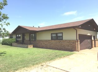1618 S Oklahoma Ave, Cherokee, OK 73728