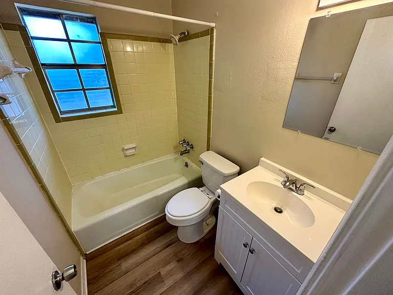 5820 Sanders Ave #F — Photo 8