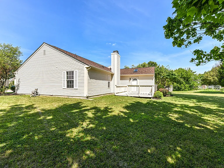 3933 Bergamot Ct — Photo 27