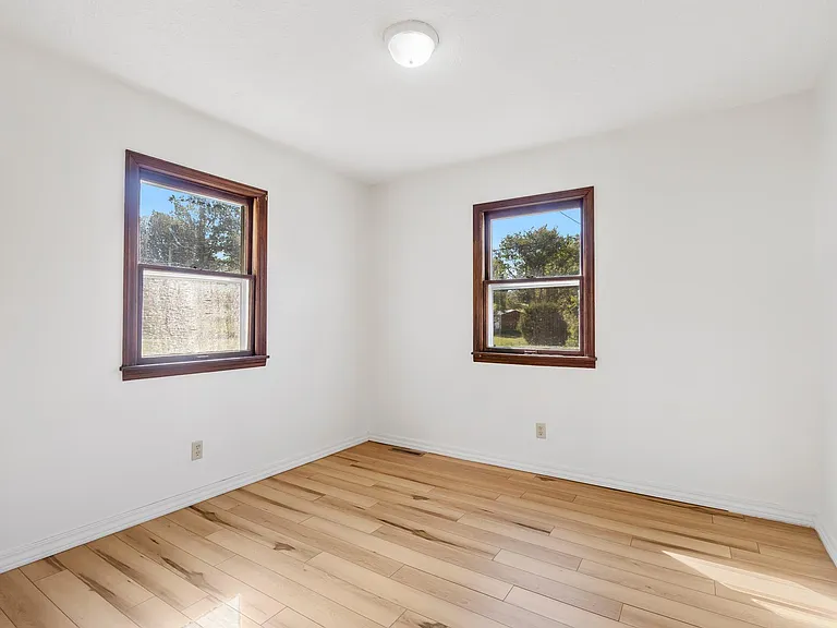 1415 W Inman Rd — Photo 16