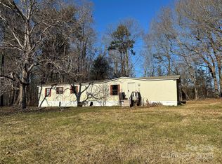 1240 Woodridge Dr, Clover, SC 29710