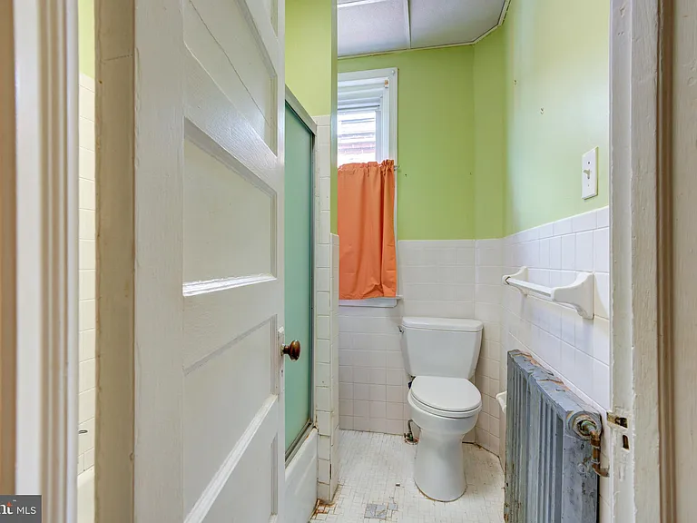 231 E Sydney St — Photo 19