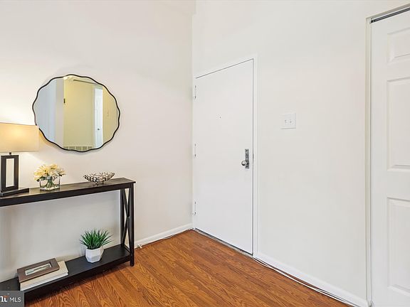 3rd image of 130 Roberts Ln APT 100