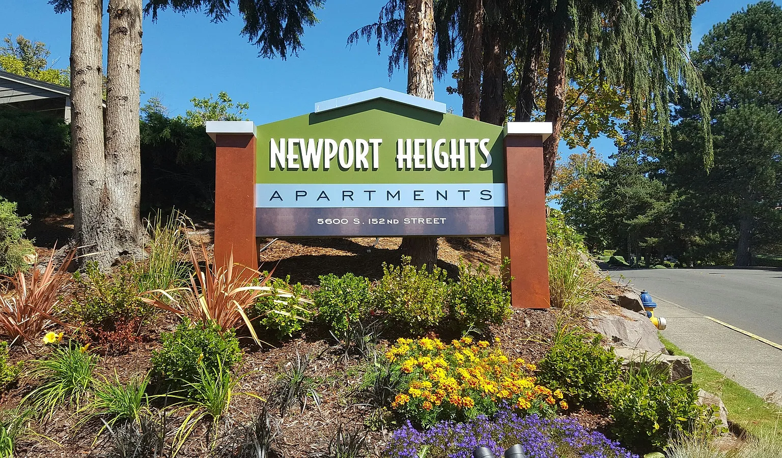 Newport Heights Apartments — Photo 2