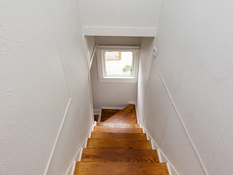 1025 W Walker St — Photo 7