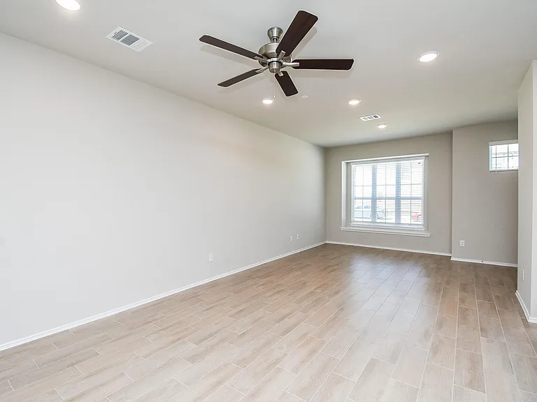2910 Scanlan Mdw #18 — Photo 6