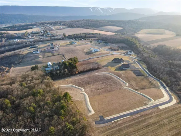 149 & 147 Greenzweig Rd, Kunkletown, PA 18058