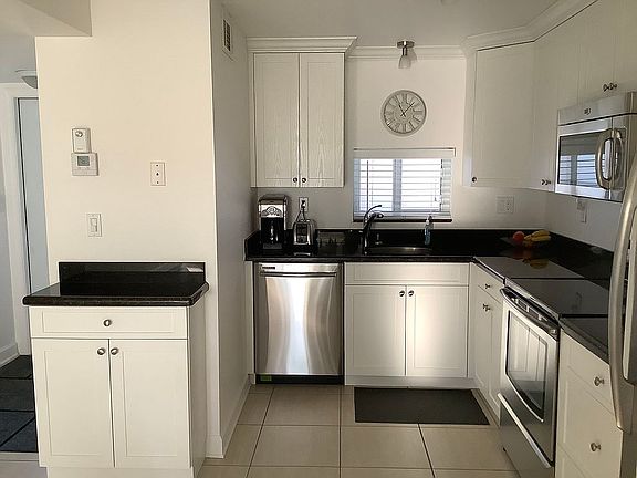 3rd image of 9300 N Hollybrook Lake Dr APT 201