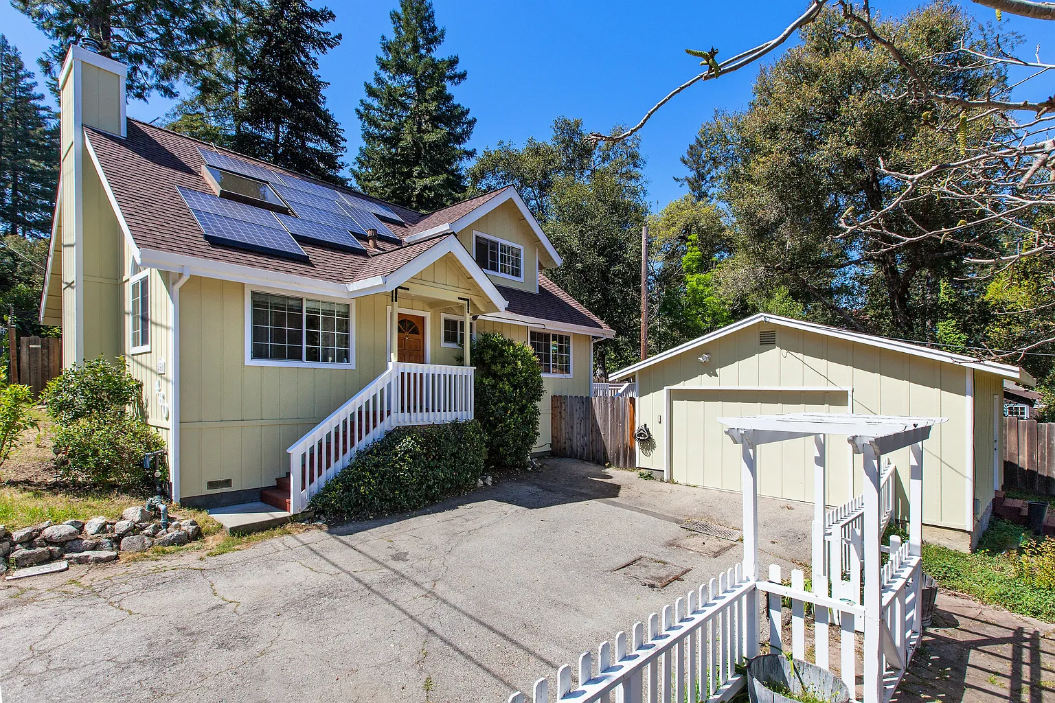 460 Prospect Ave photo 1