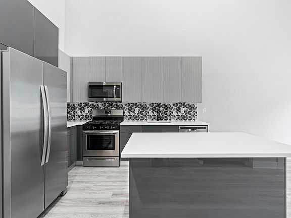 3rd image of 26 Grand St #4