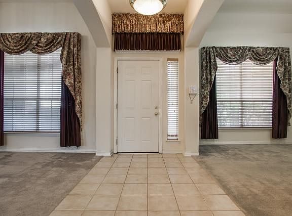 3rd image of 2744 Creek Crossing Dr