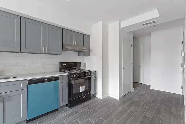 Rented by NY Space Finders Inc. | media 10