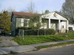 611 E Beech St, La Follette, TN 37766
