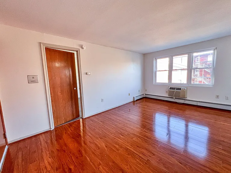 322 Hudson St / Luca Investments LLC — Photo 4