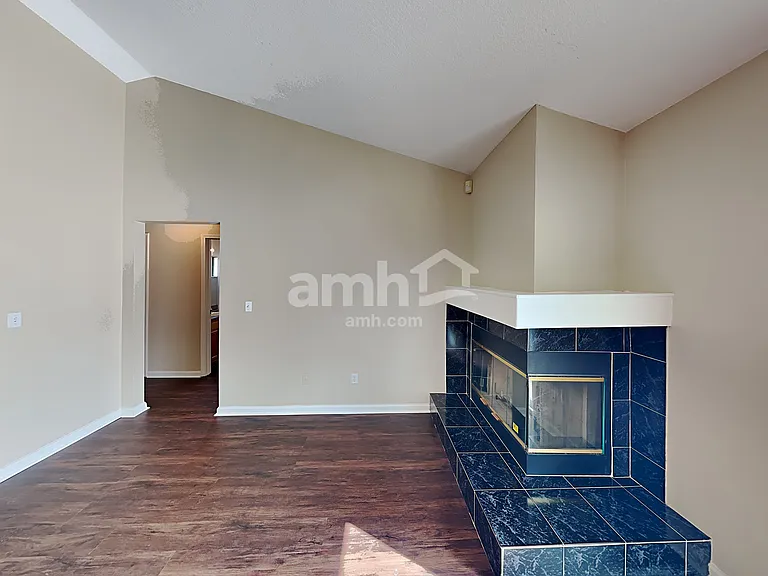 3206 Chantilly Ct — Photo 6