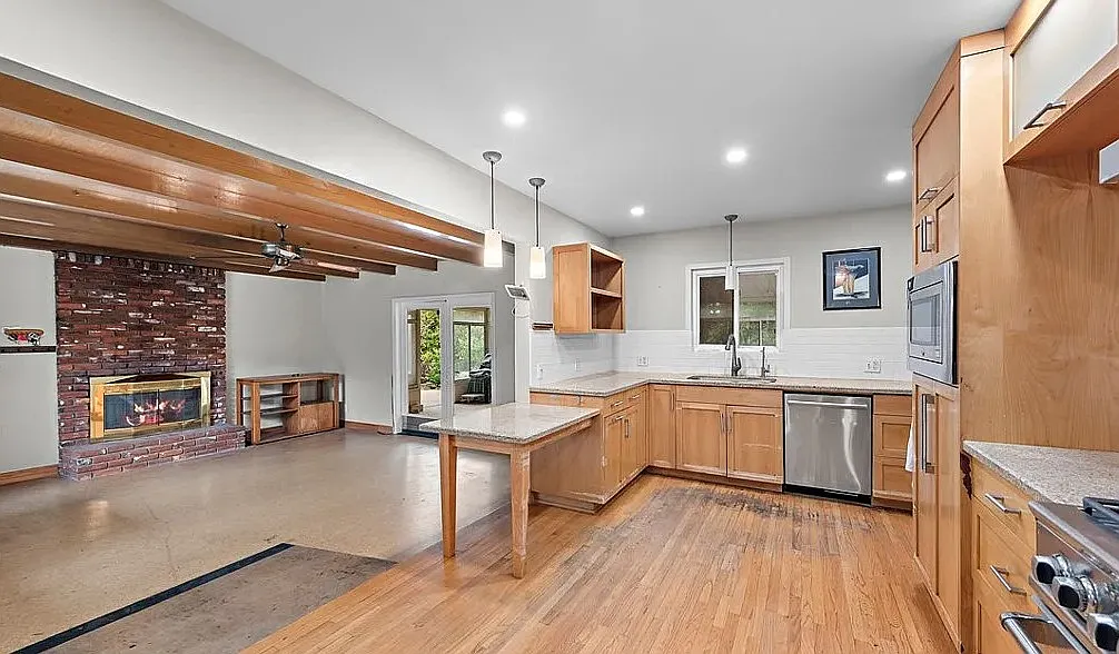 3 bed, 1641 sqft, $1,050 — Photo 3