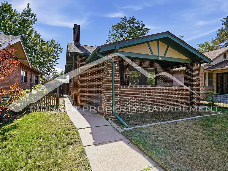 427 S Washington St — Photo 2