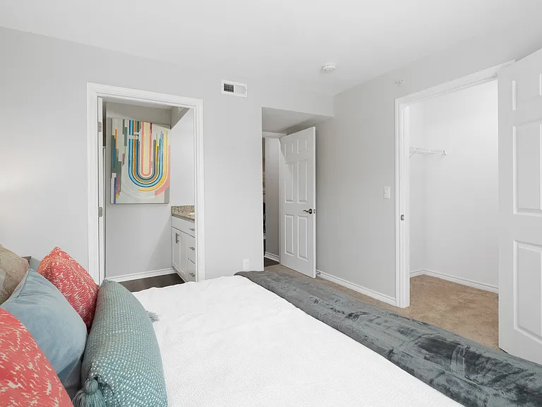 Vida Apartments — Photo 39