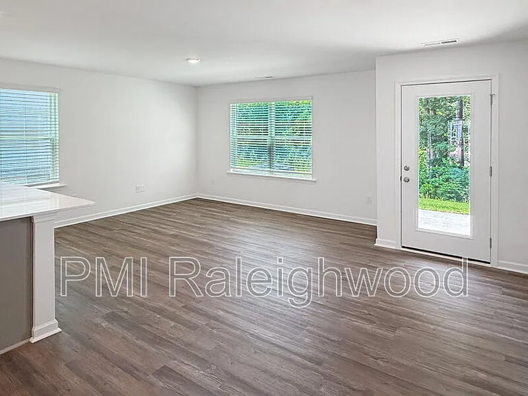 412 Cherry Laurel Dr — Photo 14