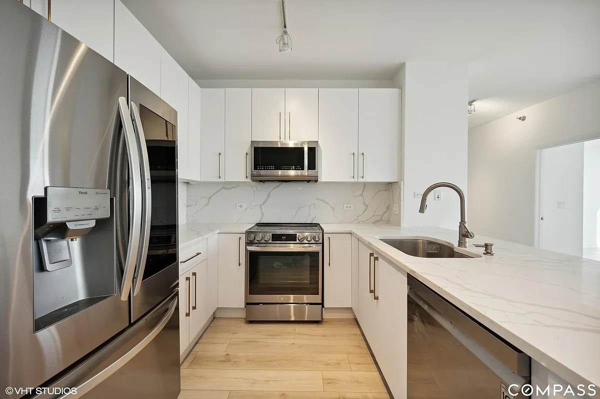 Building Photo - 1841 S Calumet Ave #1002