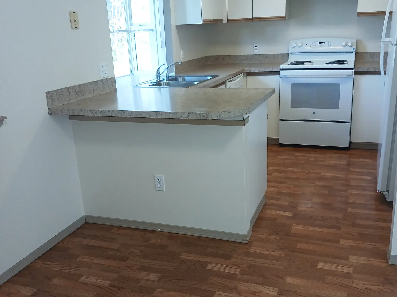 Noble Court Estates — Photo 4