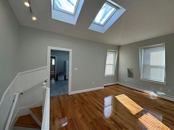 2nd image of 58 Sacramento St #2