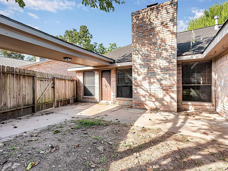 2710 Green Fields Dr — Photo 26
