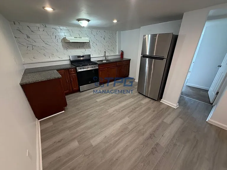 540 Marshall St #2 — Photo 1