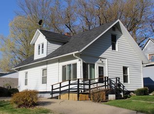 203 E High St, Morrison, IL 61270