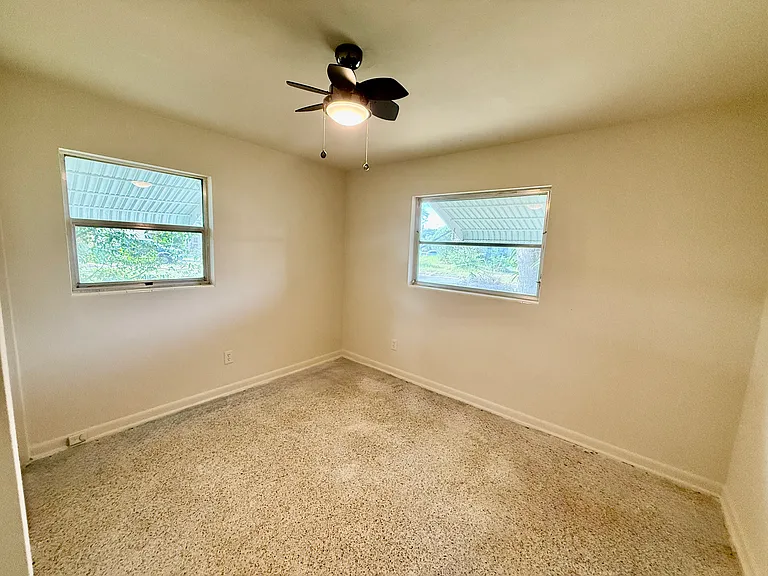 1112 Northview Dr — Photo 11