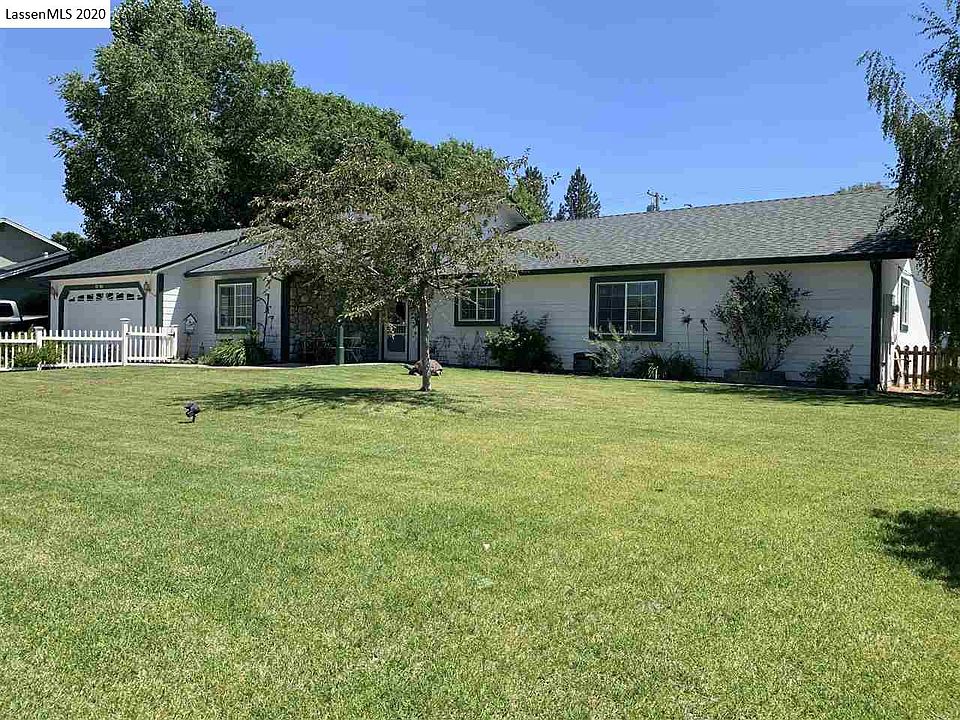 1st image of 704-400 Anita Dr